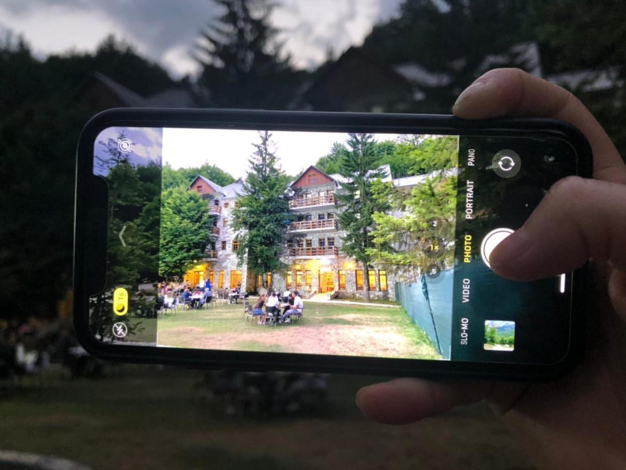 Hotel Fusha E Gjese ヴァルボナ エクステリア 写真