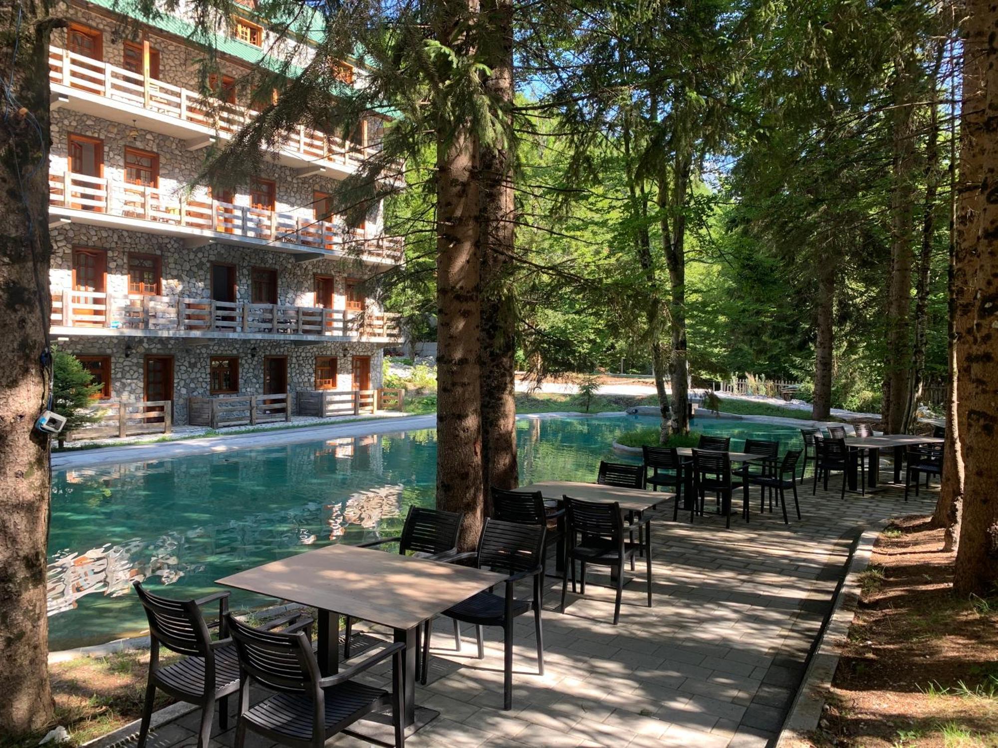 Hotel Fusha E Gjese ヴァルボナ エクステリア 写真